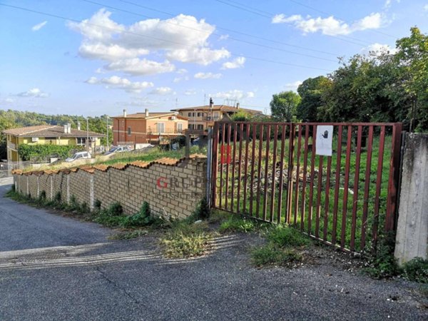 terreno agricolo in vendita a Roma in zona Valle Muricana