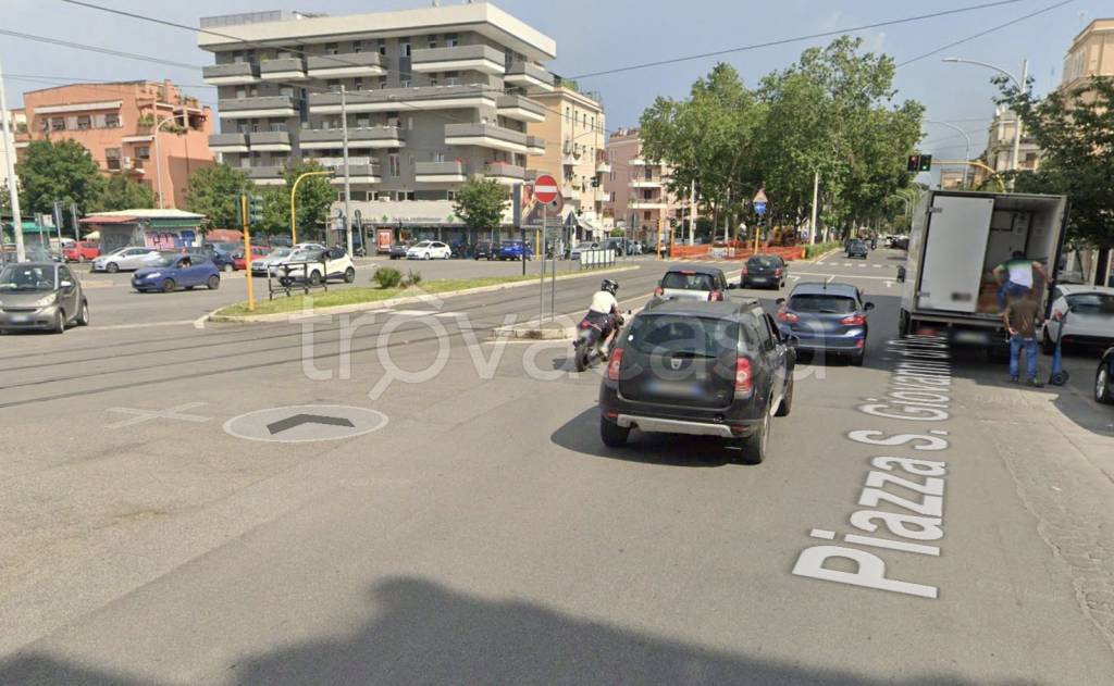negozio in vendita a Roma in zona Gianicolense