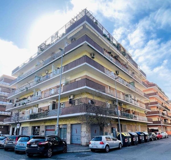 appartamento in vendita a Roma in zona Ostia