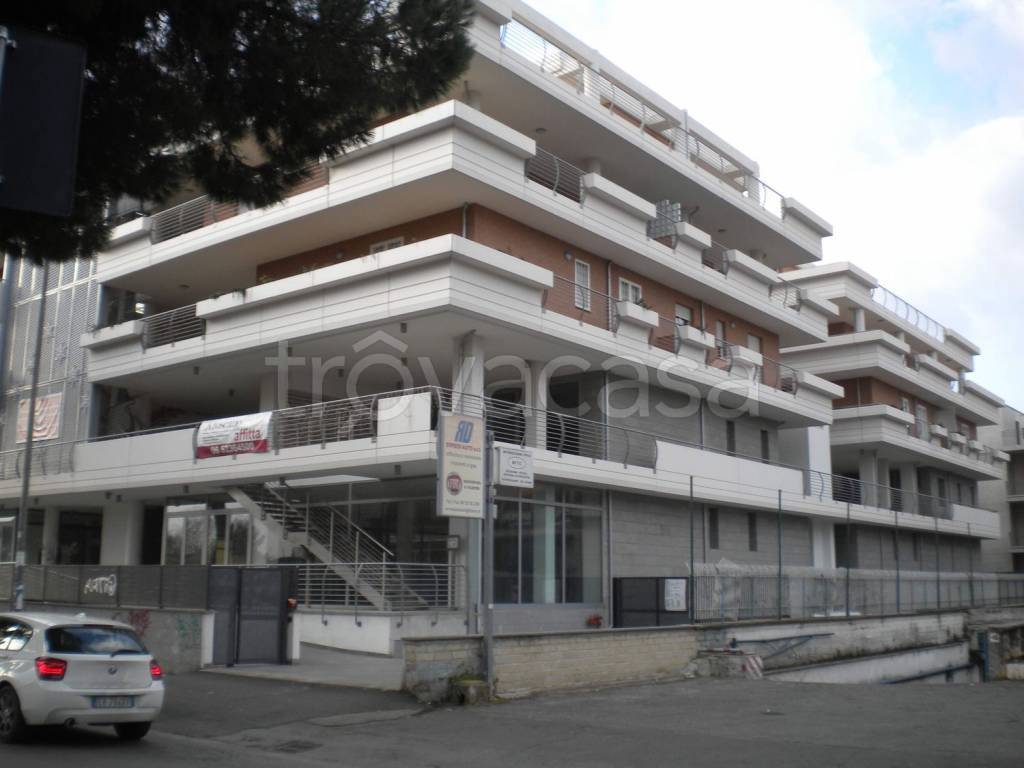 ufficio in vendita a Roma in zona Acilia
