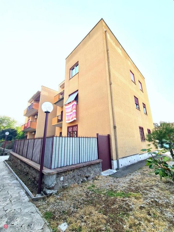 appartamento in vendita a Roma in zona Appio Claudio