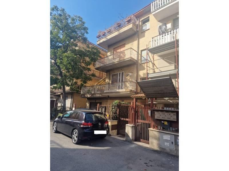 appartamento in vendita a Roma in zona Torre Angela