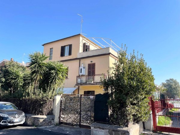 appartamento in vendita a Roma in zona Torre Maura
