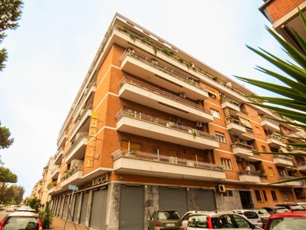 appartamento in vendita a Roma in zona Ostia
