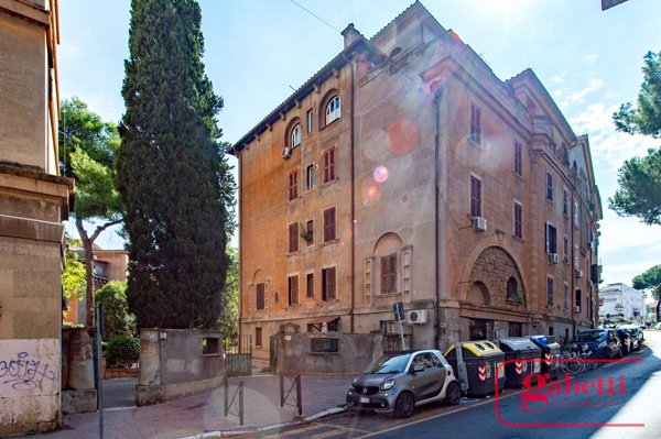 appartamento in vendita a Roma in zona Ostiense