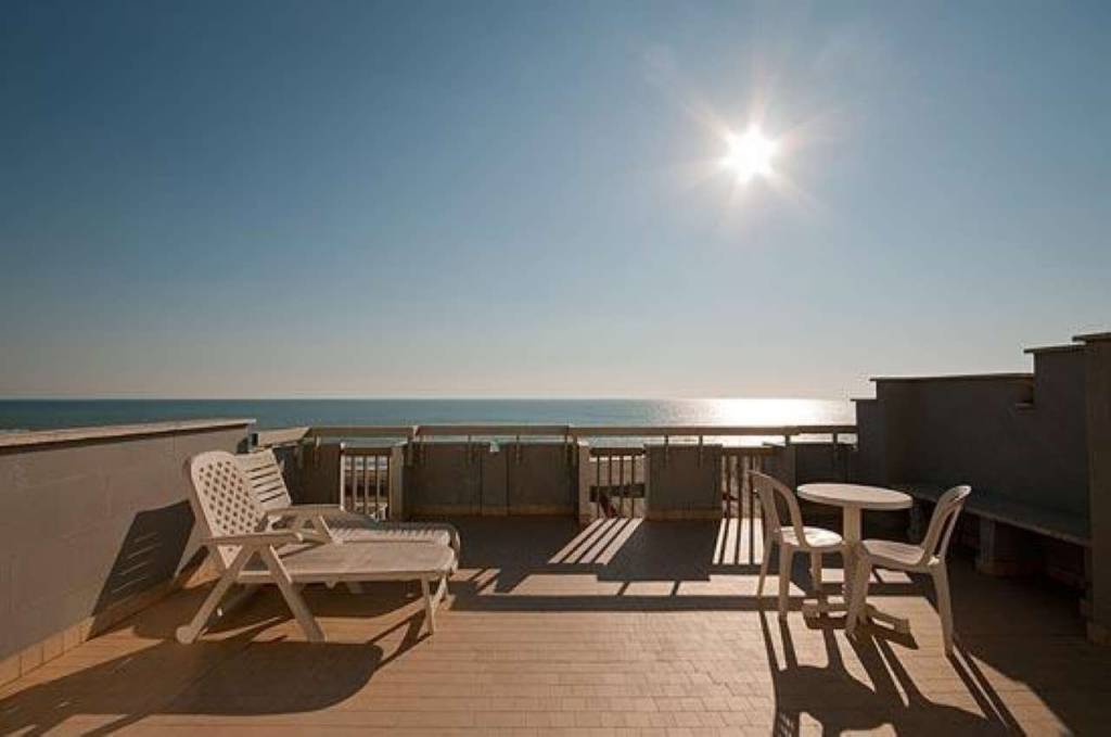 negozio in vendita a Roma in zona Ostia