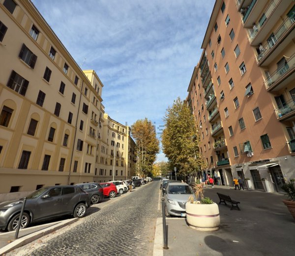 negozio in vendita a Roma in zona Tiburtino