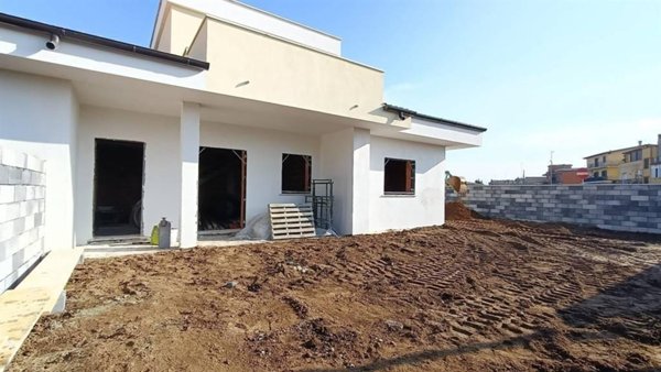 casa indipendente in vendita a Roma in zona Collatino