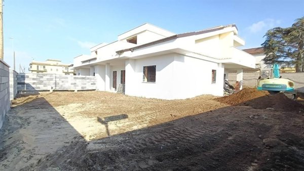 casa indipendente in vendita a Roma in zona Collatino