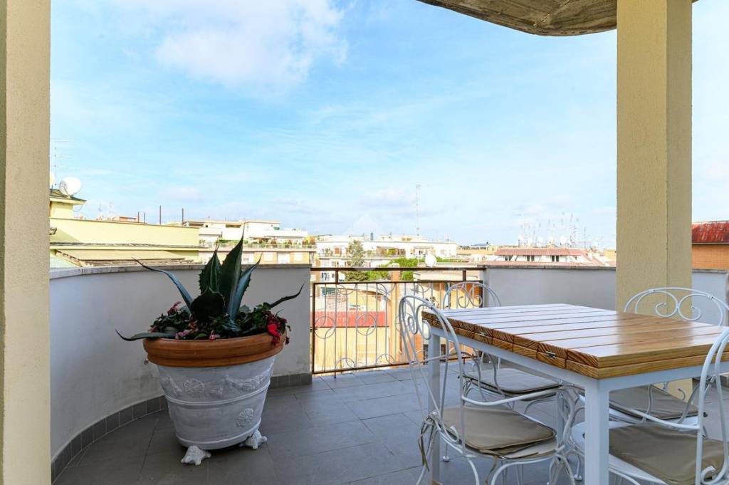 appartamento in vendita a Roma in zona Aurelio
