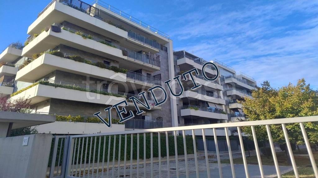 appartamento in vendita a Roma in zona Monte Sacro/Talenti
