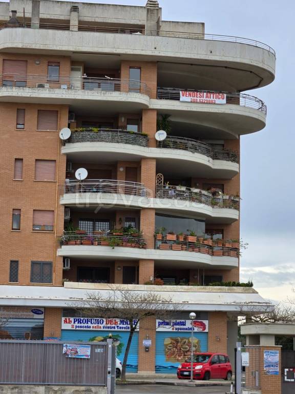 appartamento in vendita a Roma in zona Collatino
