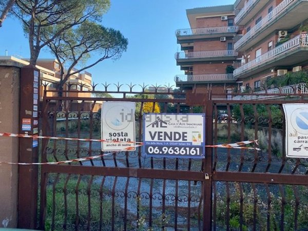 locale commerciale in vendita a Roma in zona Tor Vergata/Torrenova