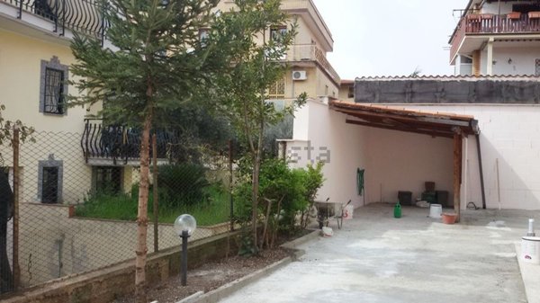 appartamento in vendita a Roma in zona Finocchio