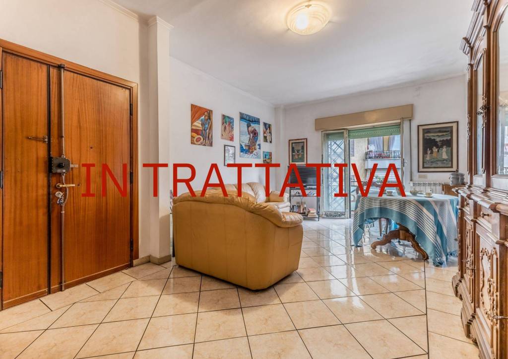 appartamento in vendita a Roma in zona Torre Spaccata