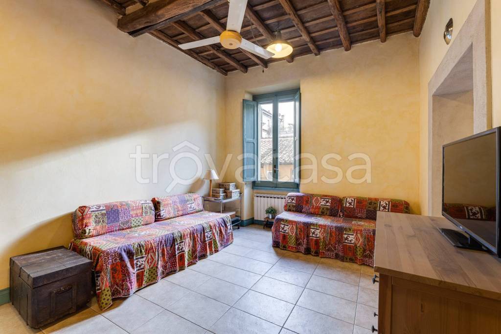 appartamento in vendita a Roma in zona Parione/Sant'Eustachio
