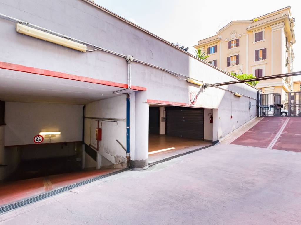 casa indipendente in vendita a Roma in zona Appio Latino
