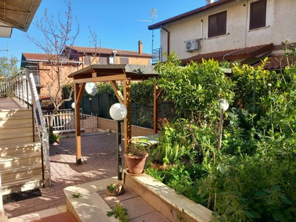 appartamento in vendita a Roma in zona Lunghezza