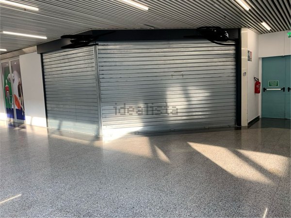 locale commerciale in vendita a Roma in zona Ardeatino