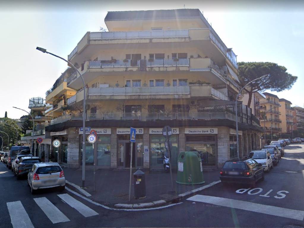 negozio in vendita a Roma in zona Della Vittoria
