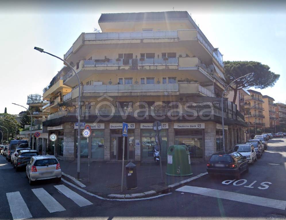 negozio in vendita a Roma in zona Della Vittoria