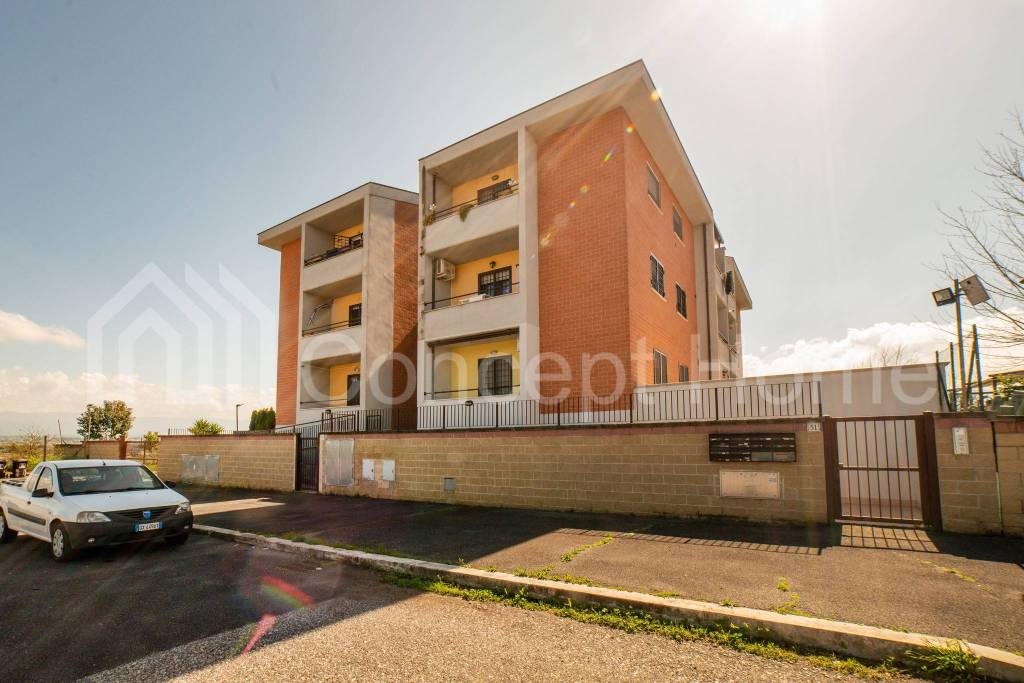appartamento in vendita a Roma in zona Borghesiana