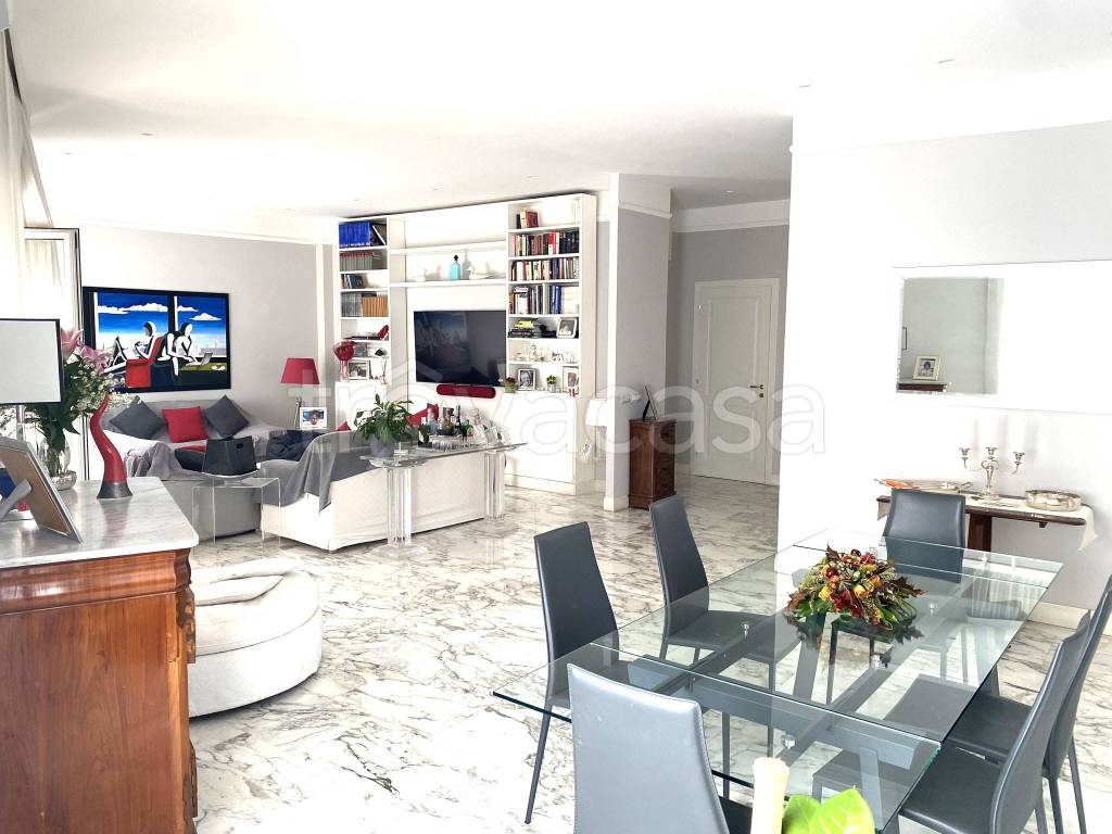 appartamento in vendita a Roma in zona Tor di Quinto