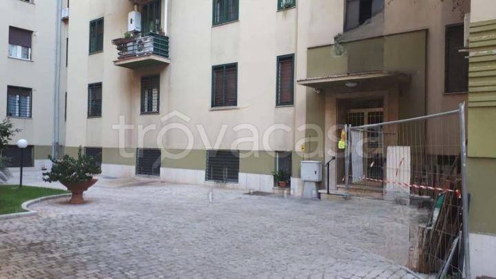 appartamento in vendita a Roma in zona Appio Latino