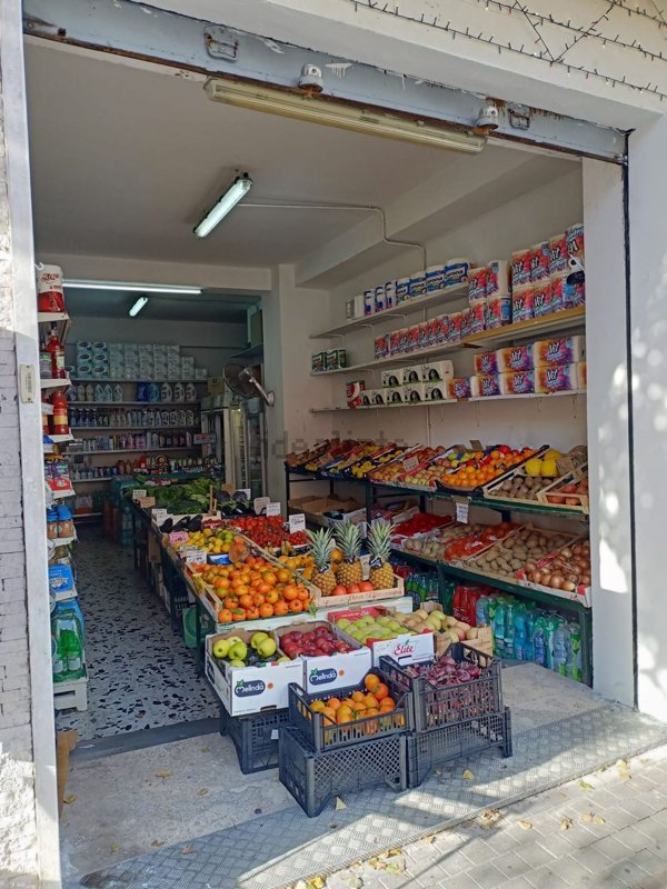 locale commerciale in vendita a Roma in zona Monte Sacro/Talenti