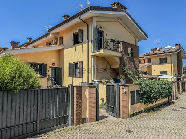appartamento in vendita a Roma in zona Infernetto