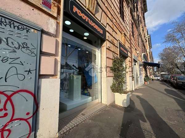 locale commerciale in vendita a Roma in zona Esquilino