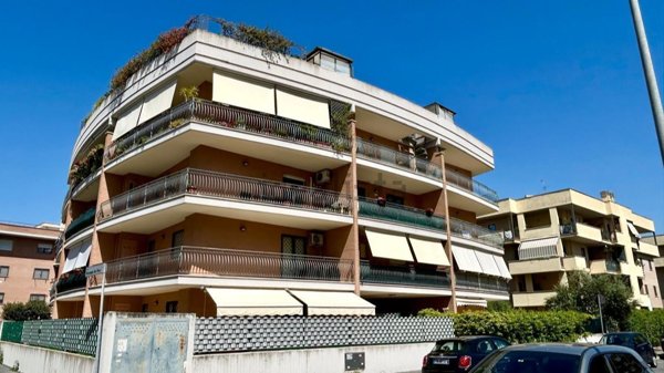 appartamento in vendita a Roma in zona Ponte di Nona