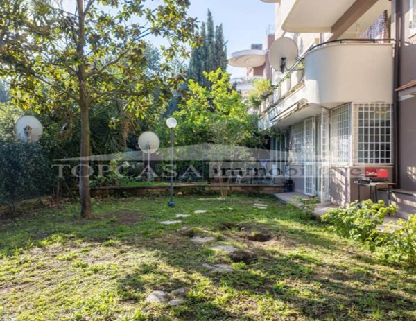 appartamento in vendita a Roma in zona Mostacciano
