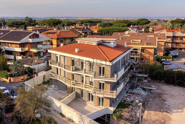 appartamento in vendita a Roma in zona Appio Pignatelli