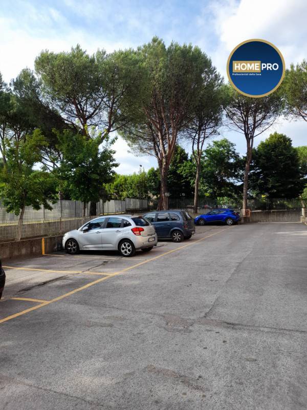box auto in vendita a Roma in zona Ponte Mammolo