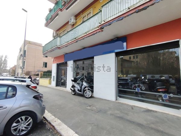 negozio in vendita a Roma in zona Prenestino-Centocelle