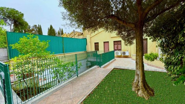 casa indipendente in vendita a Roma in zona Collatino
