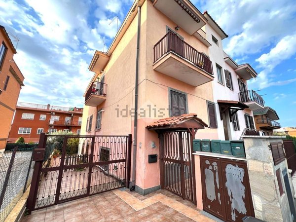 appartamento in vendita a Roma in zona Borghesiana
