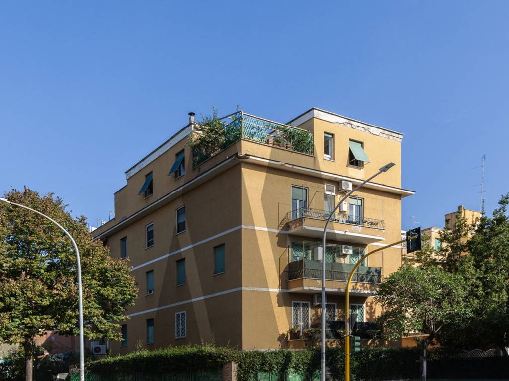 appartamento in vendita a Roma in zona Gianicolense