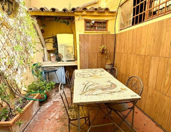 appartamento in vendita a Roma in zona Rione Regola