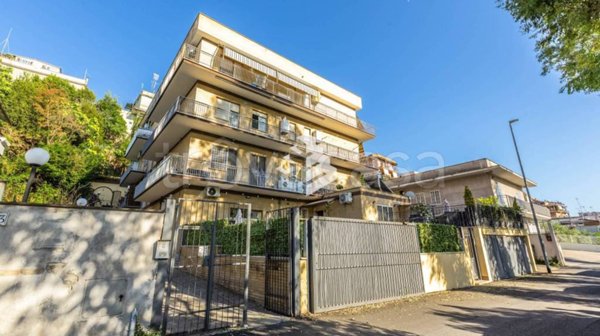 appartamento in vendita a Roma in zona Montespaccato