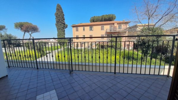 appartamento in vendita a Roma in zona Colle del Sole