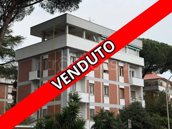 appartamento in vendita a Roma in zona Ostiense