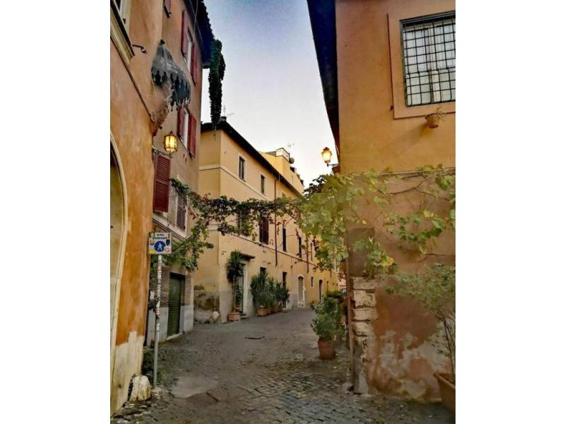 negozio in vendita a Roma in zona Trastevere