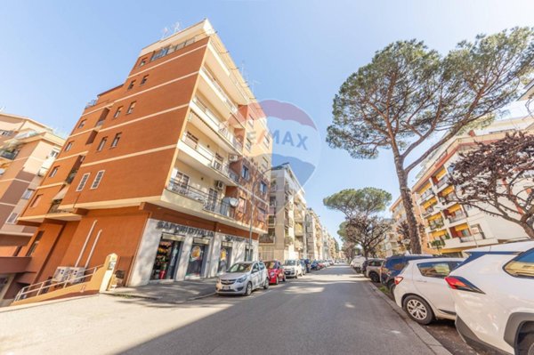 appartamento in vendita a Roma in zona Ardeatino