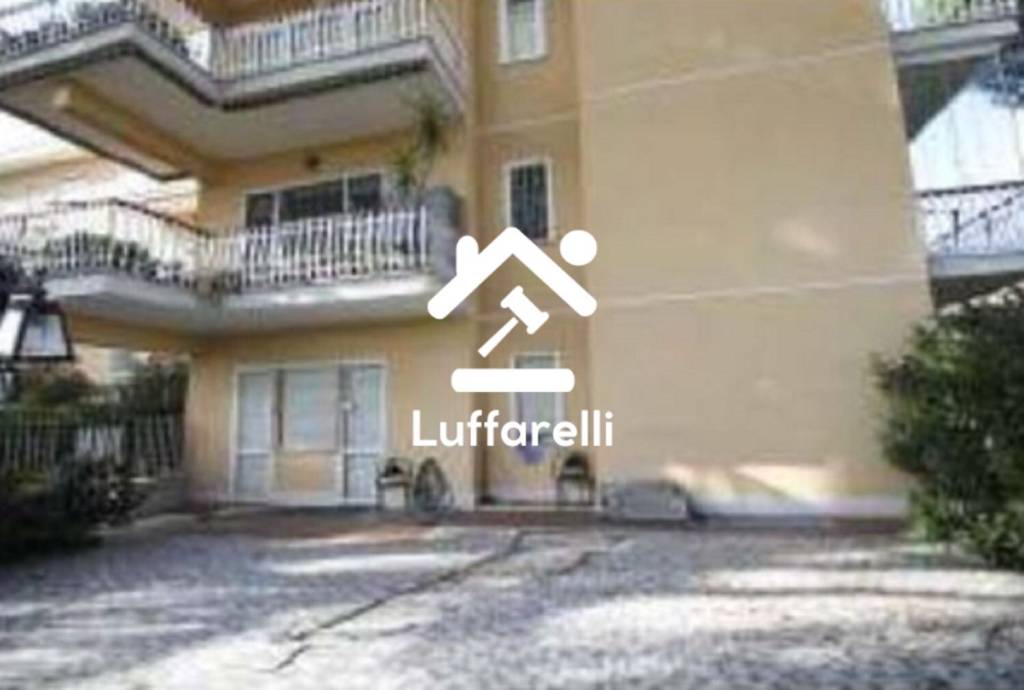 appartamento in vendita a Roma in zona Casal Morena