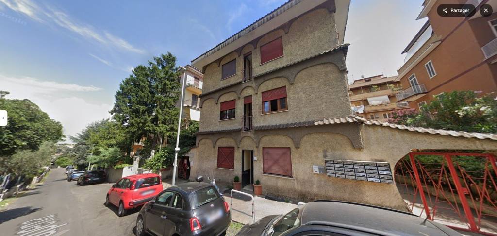 appartamento in vendita a Roma in zona Tomba di Nerone