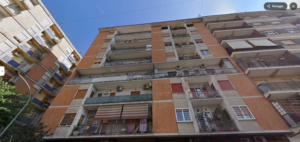 appartamento in vendita a Roma in zona Prenestino-Labicano