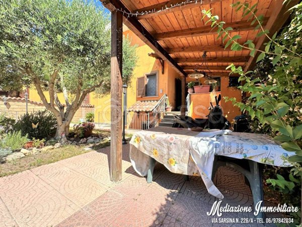 casa indipendente in vendita a Roma in zona Acilia