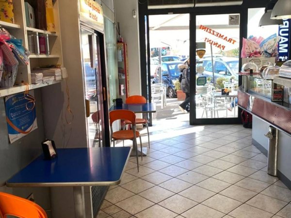 negozio in vendita a Roma in zona Ostiense